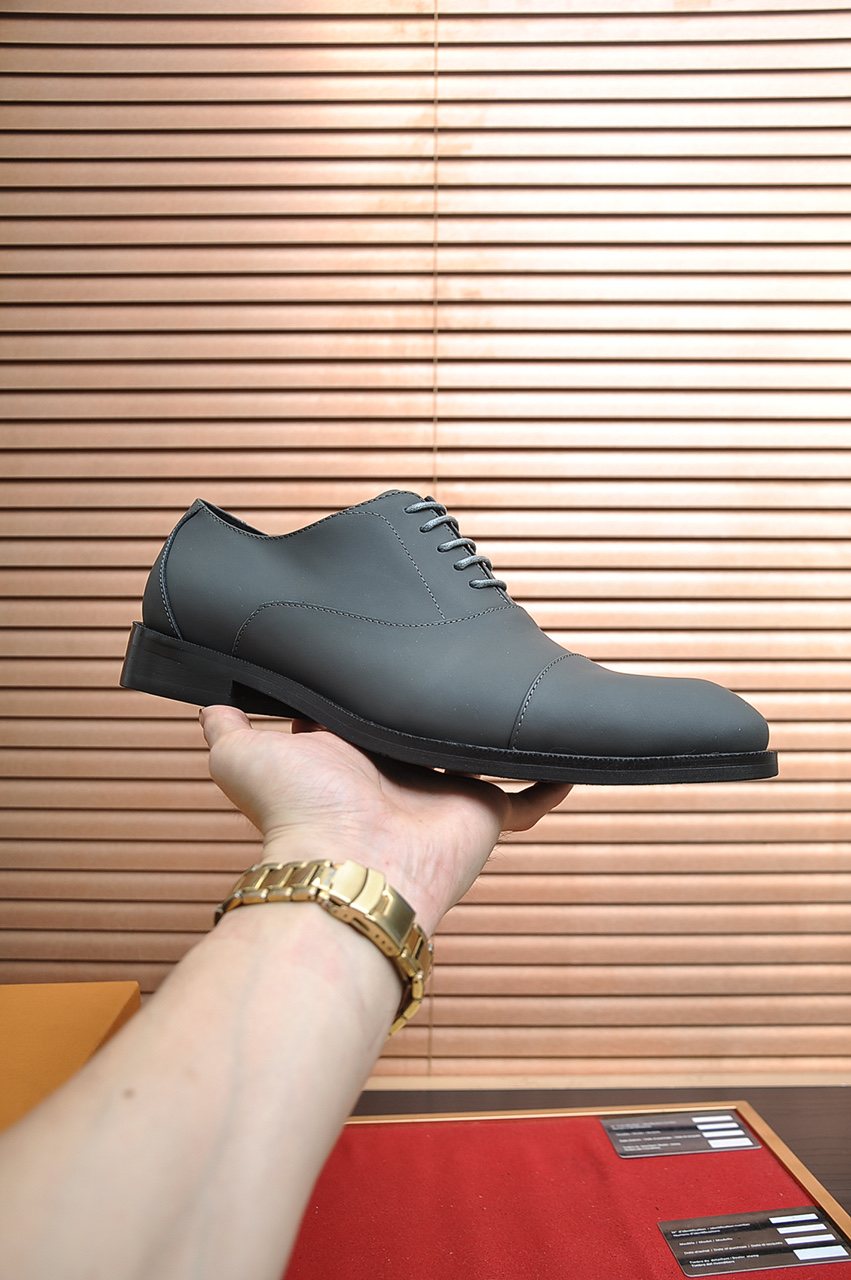 Louis Vuitton Cap-Toe Lace-Up Dress Shoes